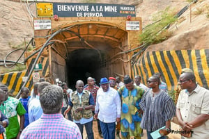 Le Premier ministre se rend sur les lieux de la mine de Perkoa, le 1er mai 2022. © Primature du Burkina Faso