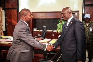 Le président Faustin-Archange Touadéra (à gauche) et Jules Njawe en 2020. © Jules Njawe Facebook