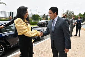 La ministre israélienne de l’Intérieur Ayelet Shaked (à g.) et Nasser Bourita, ministre marocain des Affaires étrangères, à Rabat, le 21 juin. © MOROCCAN FOREIGN MINISTRY/AFP