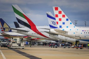 Avions de ligne des compagnies Aeriennes; EL AL, Singapour Airlines, Croatia Airlines, Emirates, à l’aéroport Charles-de-Gaulle de Paris. © Laurent GRANDGUILLOT/REA.
