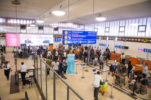 Le terminal de l’aéroport de Conakry-Gbessia. © Youri Lenquette pour JA