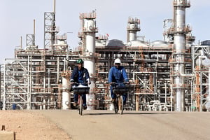 Une photo prise le 16 janvier 2018 à l’usine à gaz d’In Amenas, à 1 300 kilomètres, au sud-est d’Alger. © RYAD KRAMDI / AFP