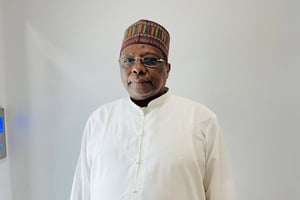Abderaman Koulamallah, le ministre tchadien de la Communication, le 4 juillet 2022, dans les locaux de l’Office national des médias audiovisuels (Onama), à N’Djamena. © François Xavier Freland pour JA