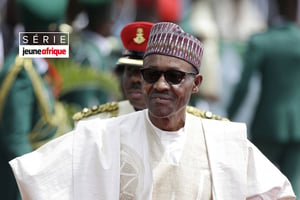 Sur cette photo d’archives du vendredi 29 mai 2015, le président élu du Nigeria, Muhammadu Buhari, arrive pour son investiture sur la place de l’aigle à Abuja, au Nigeria. © Sunday Alamba/AP/SIPA