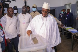 Le président du Sénégal, Macky Sall, votant aux éléctions législatives, le 31 juillet 2022. © Présidence Sénégal