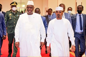 Macky Sall et Mahamat Idriss Déby Itno lors de la visite du président sénégalais au Tchad, le 16 août. © Twitter Présidence Tchad