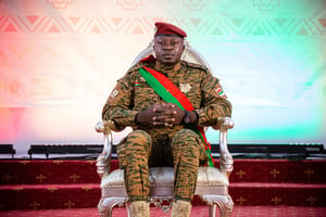 Le lieutenant-colonel Paul-Henri Damiba, le 2 mars 2022, lors de son investiture à la tête du pays. © Sophie Garcia/HANS LUCAS
