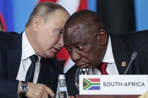Vladimir Poutine et Cyril Ramaphosa lors du sommet Russie-Afrique de 2019 à Sotchi. © SERGEI CHIRIKOV/POOL/AFP