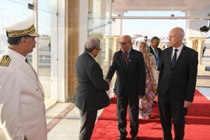 Le président Kaïs Saïed (à dr.) au côté de Brahim Ghali, le chef du Polisario, à Tunis, le 26 août 2022. © TUNISIAN PRESIDENCY/Anadolu Agency via AFP