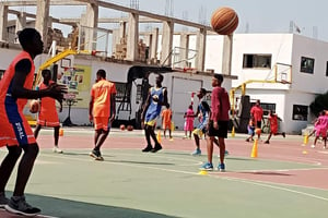 Entraînement de basketball à l’Académie Swallows de Lomé. © DR