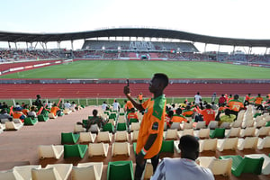 Avant le match de qualification pour la Coupe d’Afrique des Nations (CAN) 2023 entre la Côte d’Ivoire et la Zambie, au stade de Yamoussoukro, le 3 juin 2022. © ISSOUF SANOGO/AFP
