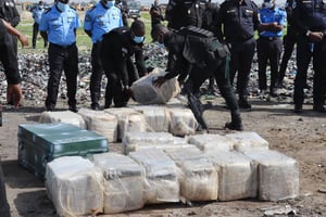 Lors de l’incinération de la cocaïne saisie à San Pedro le 15 avril 2022. © Dgpn.ci