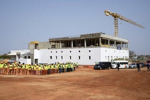 Site de la future usine de production de vaccins de BioNtech et de l’Institut Pasteur de Dakar à Diamniadio, en février 2022. © Bernd Von Jutrczenka/dpa/ZUMA/REA