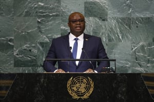 Le Premier ministre de la Guinée, Bernard Gomou, à la tribune de la 77e Assemblée générale des Nations unies, le 24 septembre 2022, à New York. © AP Photo/Jason DeCrow