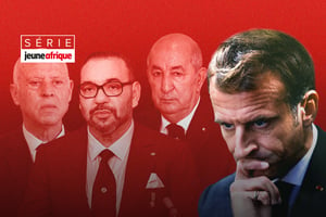 Pour la France d’Emmanuel Macron, si tous les signaux semblent au vert côté algérien, difficile d’en dire autant avec le Maroc et la Tunisie. © MONTAGE JA : ETHI BELAID/AFP ; MAP ; Ludovic MARIN/AFP ; Stéphane Mahé/Pool/AFP