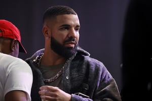 Le rapeur Drake à Long Beach, en Californie, le 30 octobre 2022. © Amy Sussman/Getty Images via AFP