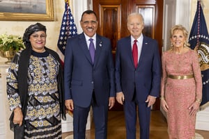 Les présidents Mohamed Bazoum et Joe Biden et leurs épouses, au sommet États-Unis – Afrique 2022, le 15 décembre à Washington. © Présidence du Niger