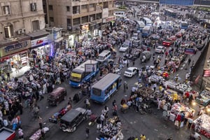 Marché de rue à Attaba Square, dans le centre-ville du Caire, capitale égyptienne, le 24 octobre 2022. © Khaled Desouki/AFP