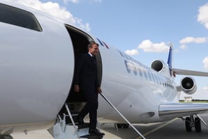 Emmanuel Macron, en juillet 2019, à son arrivée à Belgrade. © Ludovic MARINAFP