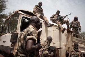 Un bataillon de l’armée centrafricaine, à Obo, dans l’est du pays, en février 2018. © FLORENT VERGNES/AFP