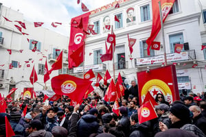 Devant le siège de l’UGTT, place Mohamed-Ali, à Tunis, le 14 janvier 2019, lors du 8e anniversaire de la révolution. © Nicolas Fauque