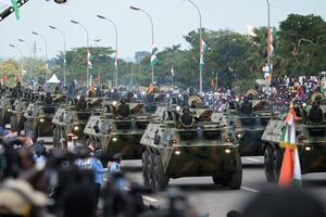 Sur la place Jean-Paul-II, lors de la célébration du 62e anniversaire de l’indépendance de la Côte d’Ivoire, à Yamoussoukro, le 7 août 2022. © SIA KAMBOU/AFP