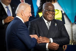 Les présidents Joe Biden et Félix Tshisekedi, lors du sommet du G20 à Rome, en octobre 2021. © Erin SCHAFF / POOL / AFP