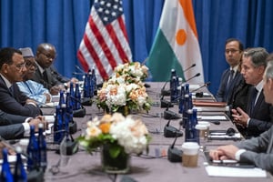 Le secrétaire d’État américain Antony Blinken rencontre le président nigérien Mohamed Bazoum à New York, le 19 septembre 2022. © CRAIG RUTTLE/POOL/AFP