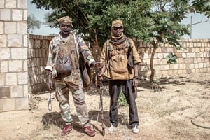 Des chasseurs dozo, dans le village de Sangha, en pays Dogon, au Mali. © AMAURY BLIN/Hans Lucas via AFP
