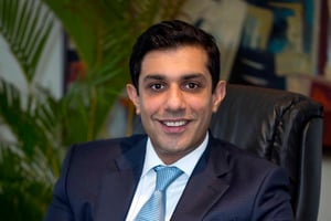 Mustafa Rawji dirige le groupe Rawbank depuis 2020. © DR
