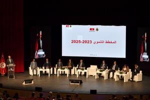 Le ministre de l’Économie et de la Planification tunisien, Samir Saïed, prend la parole lors du forum économique sur le plan de développement 2023-2025, à Tunis le 3 janvier 2023. © FETHI BELAID / AFP