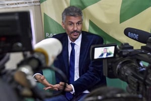 Rachid Nekkaz lors d’une interview à Radio M, à Alger, le 10 mars 2021. © RYAD KRAMDI/AFP