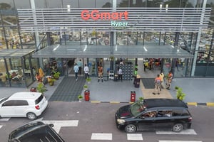 Entrée du GG Mart Hyper, le premier hypermarché de Kinshasa, le 13 janvier 2023. © Arsène Mpiana pour JA