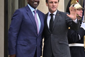 Le président français Emmanuel Macron accueille William Ruto président du Kenya, au palais de l’Elysée à Paris, le 24 janvier 2023. © MUSTAFA YALCIN / ANADOLU AGENCY / Anadolu Agency via AFP