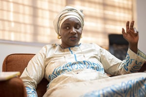 Aminata Touré au siège de l’APR à Dakar, le 31 mai 2022. Aminata Toure (Senegal), ex premiere ministre du Senegal. Interview au siege de l’APR de l’actuelle tête de liste nationale de la coalition BBY pour les prochaines legislatives au Senegal. A Dakar, le 31 mai 2022. 
© Sylvain Cherkaoui pour JA