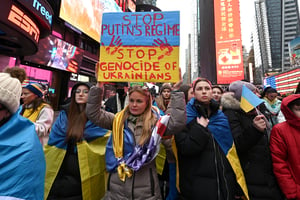 Rassemblement à Times Square pour protester contre la guerre en Ukraine, près d’un an après l’invasion russe, à New York, aux États-Unis, le 22 janvier 2023. © Anthony Behar/Sipa USA/SIPA
