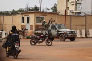 Des soldats burkinabè déployés à Ouagadougou. © Olympia DE MAISMONT / AFP.