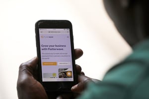 Page d’accueil de Flutterwave sur l’écran d’un téléphone portable à Abuja, le 21 janvier 2020. © REUTERS/Afolabi Sotunde