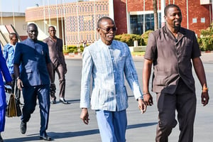 Le Premier ministre burkinabè, Apollinaire Kyélem de Tambèla (au centre), le 31 janvier 2023 © Facebook Primature Burkina
