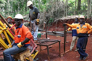 Mineurs du groupe québécois Sama Resources, en Côte d’Ivoire. © Sama Resources