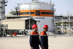Le gisement de Hassi Messaoud, du groupe public algérien Sonatrach, doit produire 60 000 barils de brut par jour et près de 2 millions de mètres cube de gaz. © Billel Bensalem/App/NurPhoto via AFP.