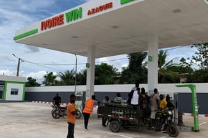 La station Ivoire Win d’Azaguié, à une quarantaine de km au nord d’Abidjan (sud du pays), est ouverte 7j/7, 24h/24.. Station Ivoire Win à Azaguié ouverte 7j/7, 24h/24.
© FACEBOOK IVOIRE WIN