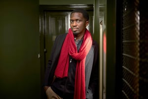 Mohamed Mbougar Sarr, à Paris, chez son éditeur. © Bruno Lévy pour JA