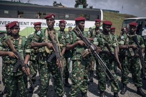 Les 30 soldats burundais envoyés par l’EAC ont atterri à l’aéroport de Goma, dans l’est de la RDC, le 5 mars 2023. © ALEXIS HUGUET / AFP