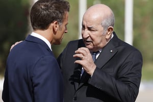Les présidents Emmanuel Macron et Abdelmadjid Tebboune, à Alger, le 27 août 2022. © Ludovic MARIN/AFP
