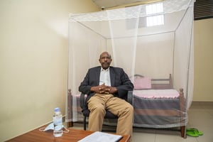 Paul Rusesabagina dans sa cellule à Kigali, en septembre 2020. © Cyril Ndegeya/The New York Times/REDUX-REA.