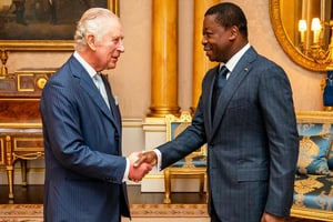 Le roi Charles III et le président Faure Essozimna Gnassingbé, le 20 octobre 2022, à Buckingham Palace. © The Royal Family