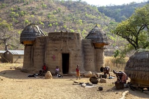 Dans l’un des villages du Koutammakou, dans le nord-ouest du Togo. © Godong/robertharding/Andia