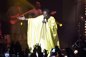 Le chanteur sénégalais Baaba Maal se produit au Zénith de Paris, en mai 2017. Senegalese singer Baaba Maal performs live at Le Zenith.  Paris, France – 06/05/2017
© SADAKA EDMOND/SIPA