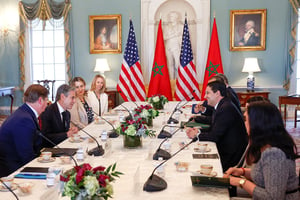 Le secrétaire d’État américain Antony Blinken et le ministre marocain des Affaires étrangères Nasser Bourita au département d’État à Washington, le 20 mars 2023. © EVELYN HOCKSTEIN/POOL/AFP